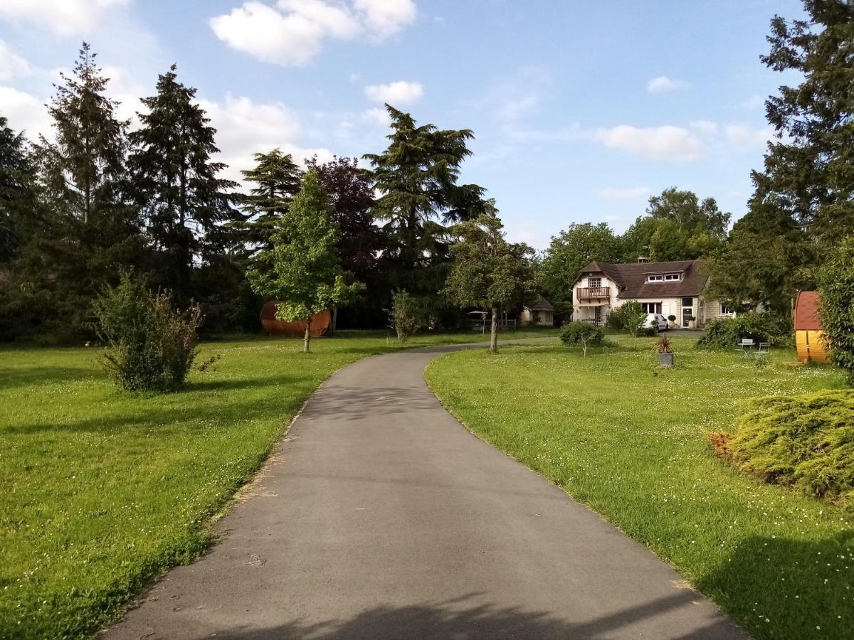 Havre De Paix Au Bords De L'Eure - Divers Hebergements Garennes-sur-Eure Bagian luar foto