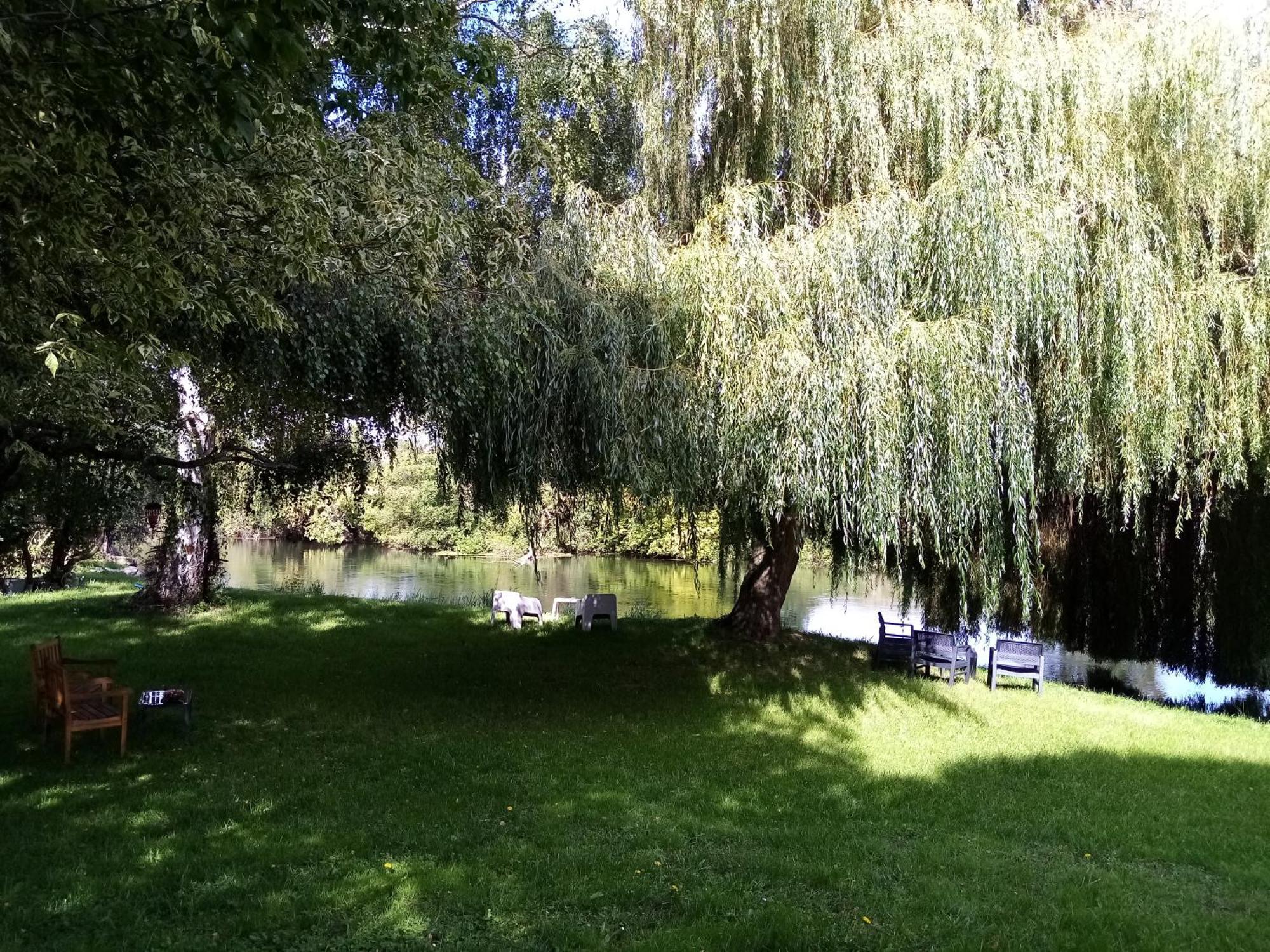 Havre De Paix Au Bords De L'Eure - Divers Hebergements Garennes-sur-Eure Bagian luar foto